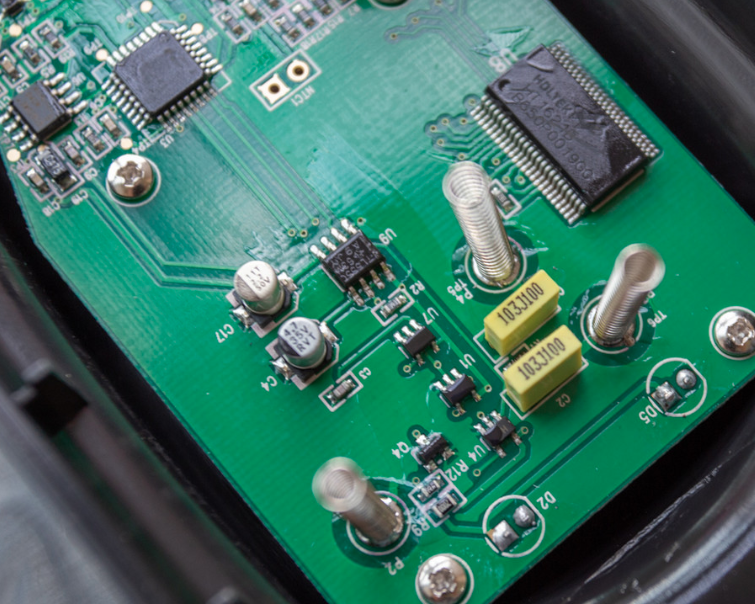 How to deal with residual flux in reflow welding for PCB assembly