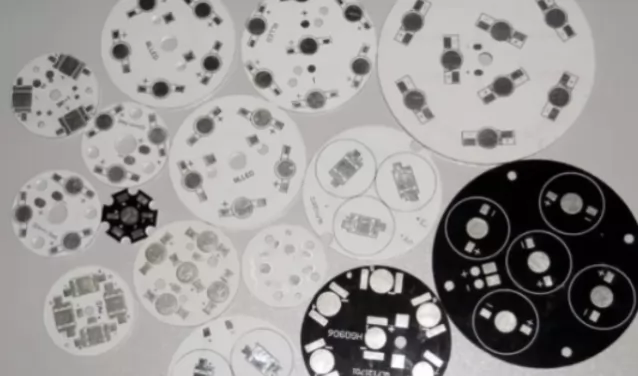 Difference between aluminum PCB and FR4